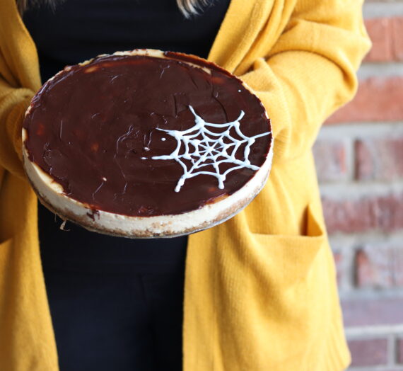 Snickers cheesecake