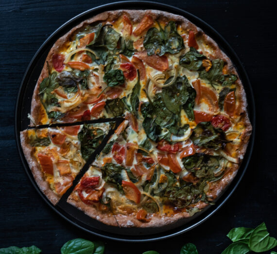 Pizza ze špaldové mouky se špenátem