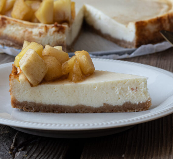 Tvarohový cheesecake s jablky